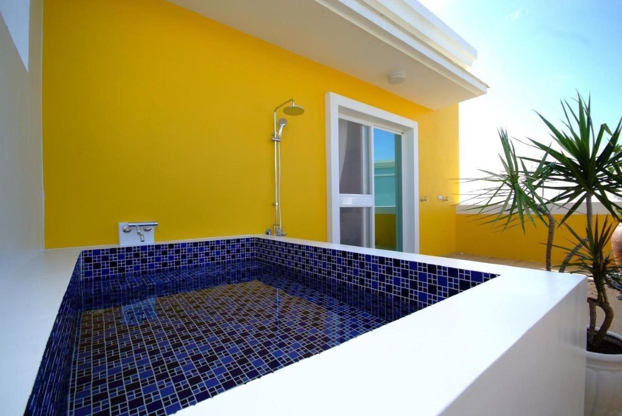 Burano Yellow Villa Hengchun Exterior photo