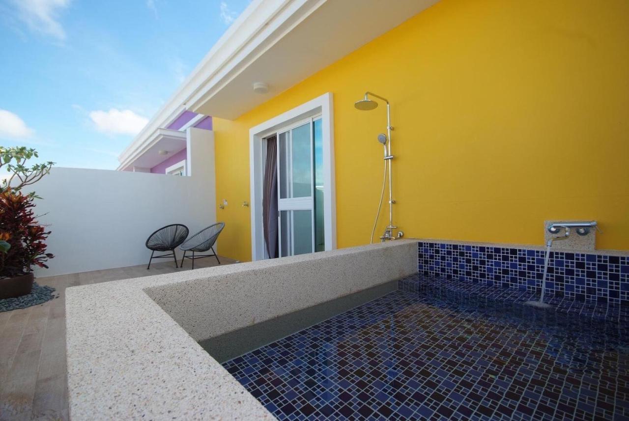 Burano Yellow Villa Hengchun Exterior photo