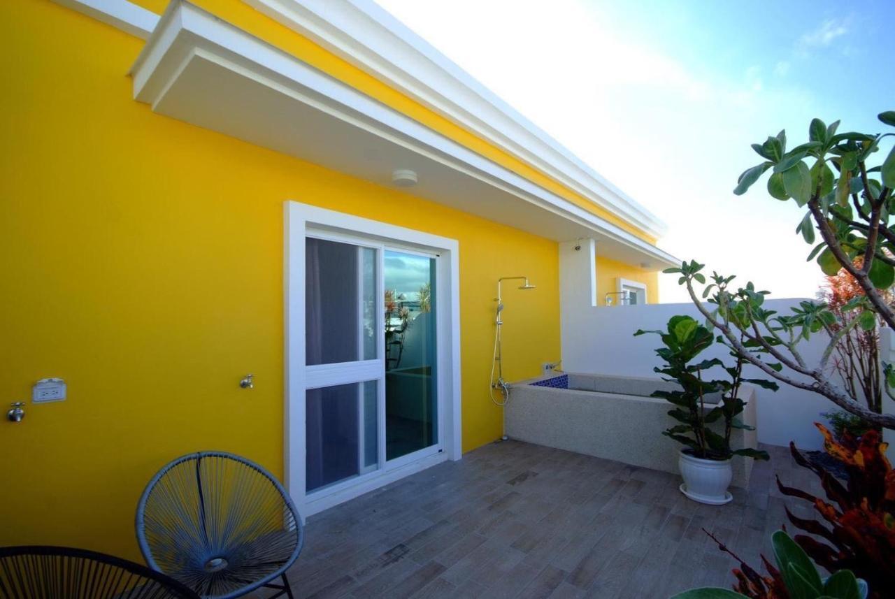 Burano Yellow Villa Hengchun Exterior photo